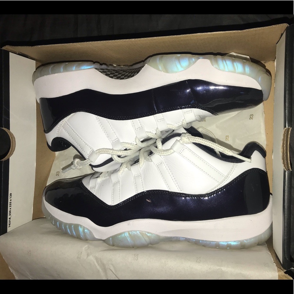 Air Jordan Retro 11 “Emerald Low”